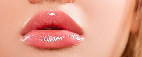 Russian Lips, lip plumping with Hyaluronic acid